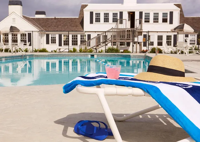 Kalmar Village & Tradewinds