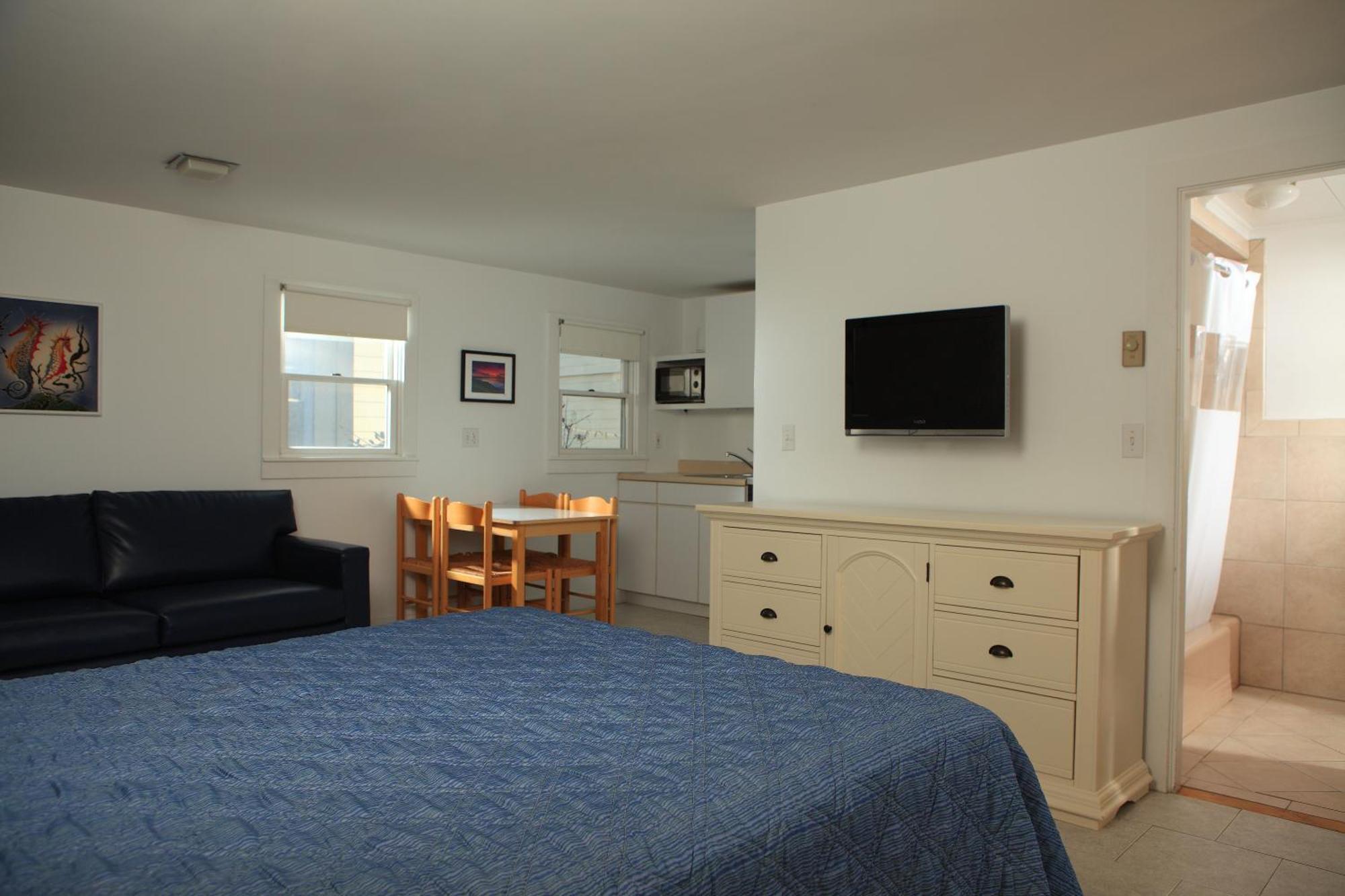 Hotel Kalmar Village & Tradewinds 3*