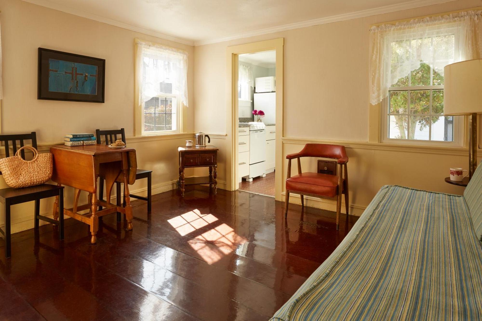 Kalmar Village & Tradewinds Hotel North Truro